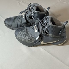 Nike Kids Lebron James Soldier IX Basketball Shoes 776471-003 Youth 4.5 Gray