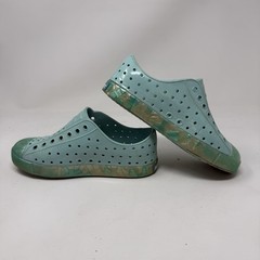 Native Jefferson Piedmont Blue Shell Minty Pearl Gloss Kids Junior Shoes Sz J1