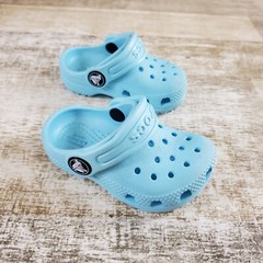Crocs Classic Clogs Kids Sz 4 C4 Light Blue Ankle Strap Round Toe Slip-On Shoes