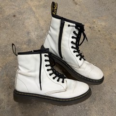 Dr Martens Kid’s Size 4 (Womens 5) 1460 J White Patent Leather Combat Boots,