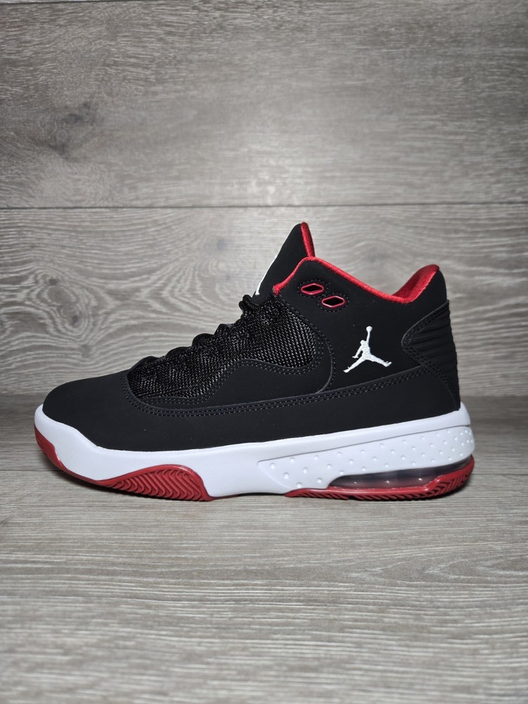 Jordan Max Aura 2 Black Gym Red White CN8094-016 Youth Size 5.5 / Women’s Size 7