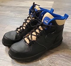 Nike Manoa ’17 Boots Black Game Royal BQ5372 003 Snow GS Size 7y/ 8.5 Womens