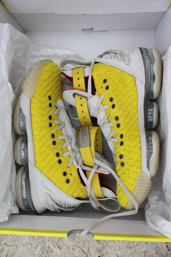 NIKE LeBron XVI Bright Citron/Light Bone Basketball Shoes PO/Great Cond Sz 8Men