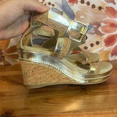 Stuart Weitzman Girls 3 Alabaster Gold Cork Lightweight Dressy Event Party Wedge