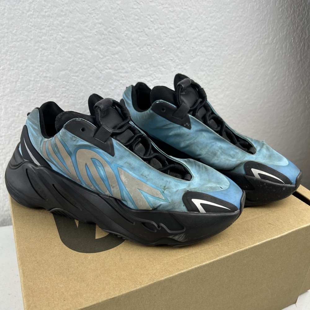 Size 5.5 – Adidas Yeezy Boost 700 MNVN Blue Tint W/Box