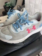 Under Armour Kids Size 5Y Mesh Low Top Lace Up Sneakers Gray/Blue/Pink