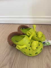 Crocs Shrek Clog. Kid Size J1