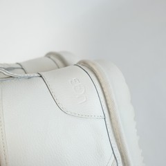 UGG Kids‘ Neumel II Leather Chukka Boot White 1136847K Size 1 NWOB