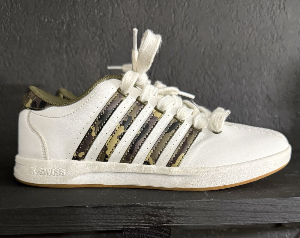 K SWISS CLASSIC WHITE VARSITY WITH CAMO BIG KIDS SIZE 4.5 NWOB