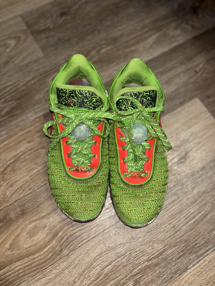 Nike Lebron XX 20 ‚Stocking Stuffer‘ Green Sneakers, Size 7Y DQ8649-300