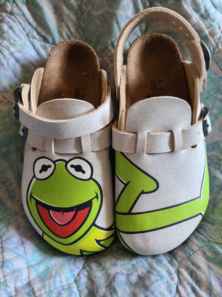 RARE Disney Birkis by Birkenstock Kermit The Frog Muppets Clog Shoe 33 2 – 2.5