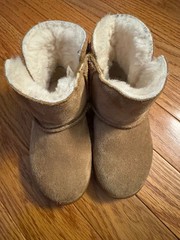 UGG Boots Junior 7 Keelan Shearling Beige Pull On Comfort Ankle Top SN 1096089T