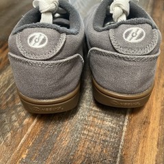 HEELYS Pro 20 Skate Shoe Size YTH 2 Grey Canvas Lace Up FUN! Pre-Owned