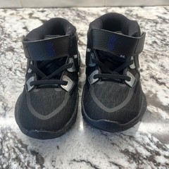 NIKE KYRIE INFINITY TD BLACK METALLIC SILVER SIZE 8C CHILD/TODDLER [DD0333-005]