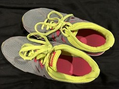 Nike Dual Fusion Lite Low Gray, Pink And Neon Green Size 3.5 Youth