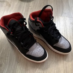 Jordan Air Jordan 1 Mid Black Gray Red Sneakers Unisex Kids Athletic 5Y