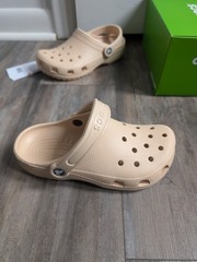 NEW in BOX Crocs Classic Clogs K In Shitake Beige Tan Big Kid’s Size j4 NIB 4