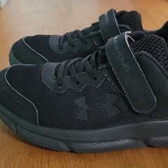 Under Armour Charged Assert 10 Kids Running Shoes Black 3026183-002 Size 3Y