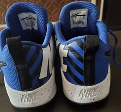 Nike Team Hustle Quick2 GS Running/Basketball Shoes CQ9438-400 Sizec 6Y