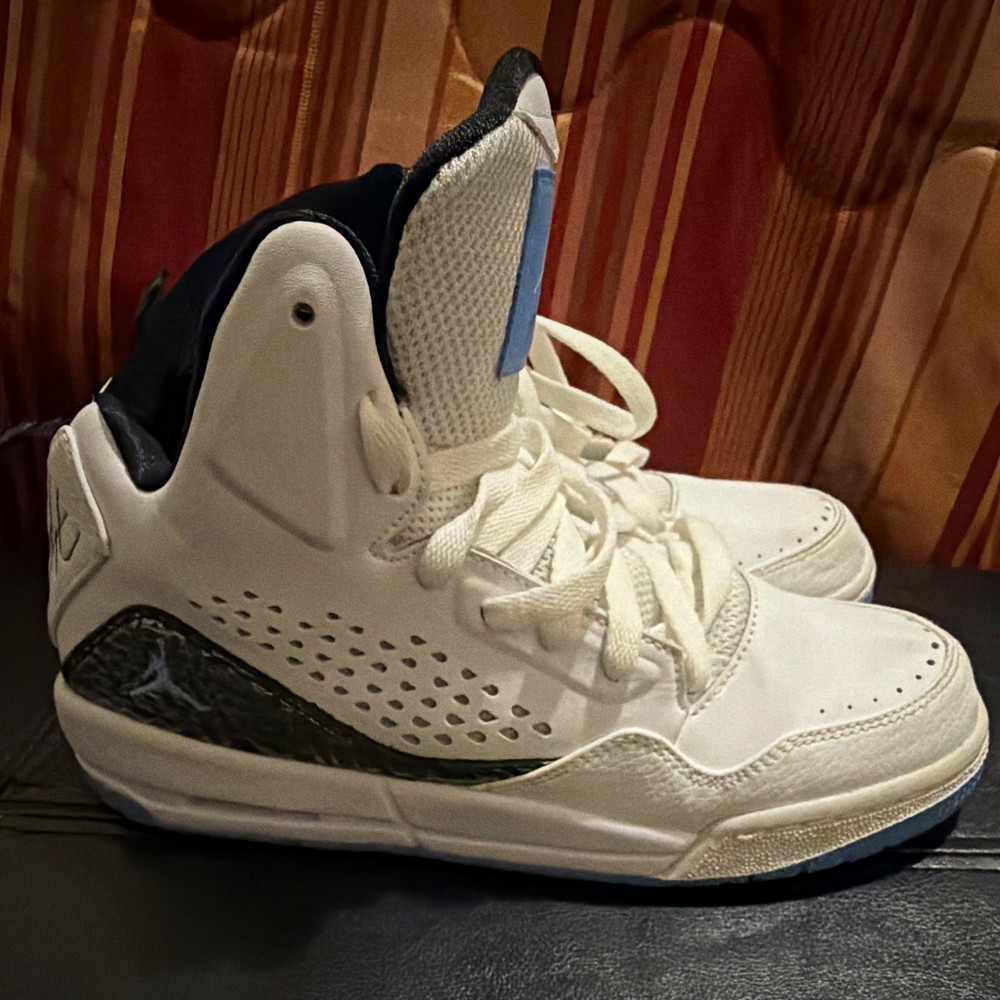 Jordan Air Jordan Flight High Top Leather Sneaker White/Black/Blue 7Y
