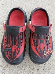 Crocs Team Spider-Man Echo Glow Clog – GLOW-IN-THE-DARK SPIDEY Kids Sz: J6 US