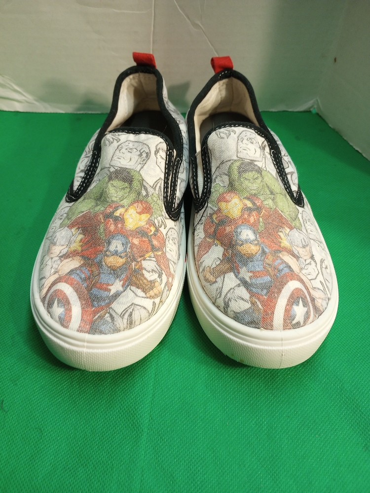Marvel Avengers Canvas Slip On Shoes with Captain America, Hulk, Iron Man Size 1