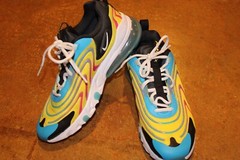 Nike Air Max 270 React ENG Blue Running Cross training shoes Youth Size 7 EUC