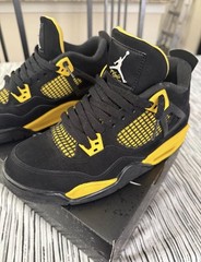 Air Jordan 4 Retro Yellow Thunder Size 6Y