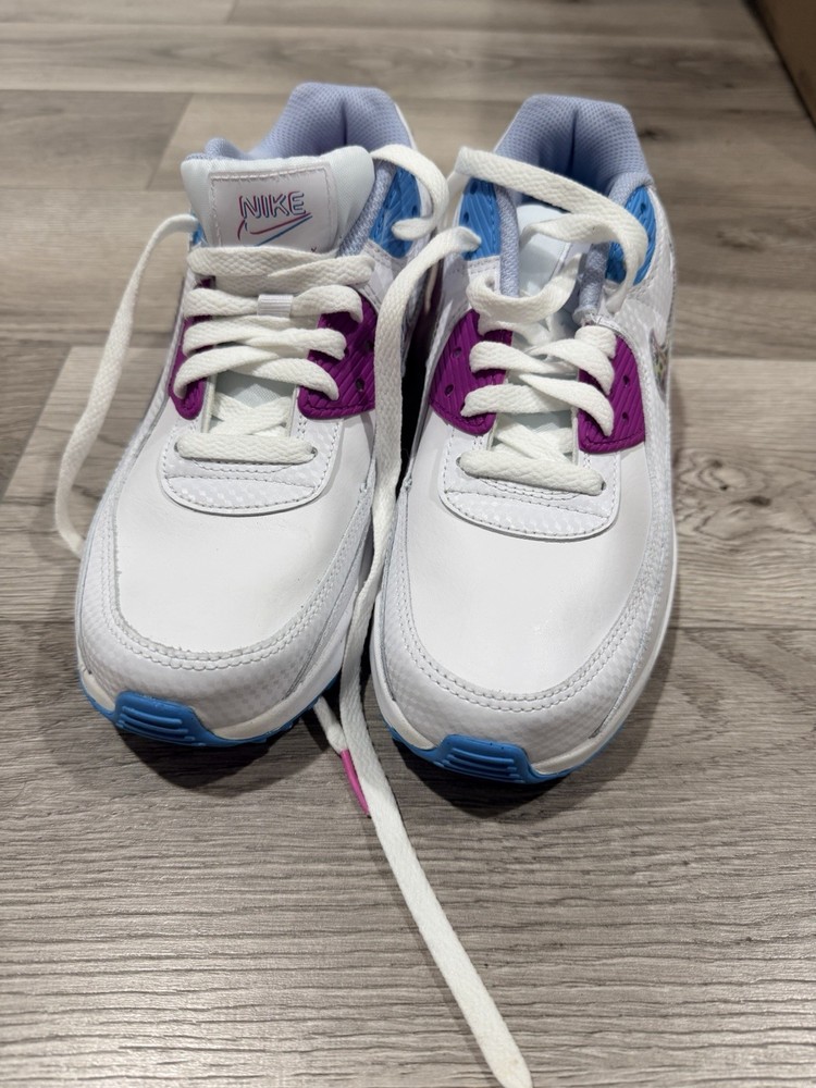 Nike Air Max 90 – White / Pastel Purple‑Pink / Pastel Blue / Size 6y