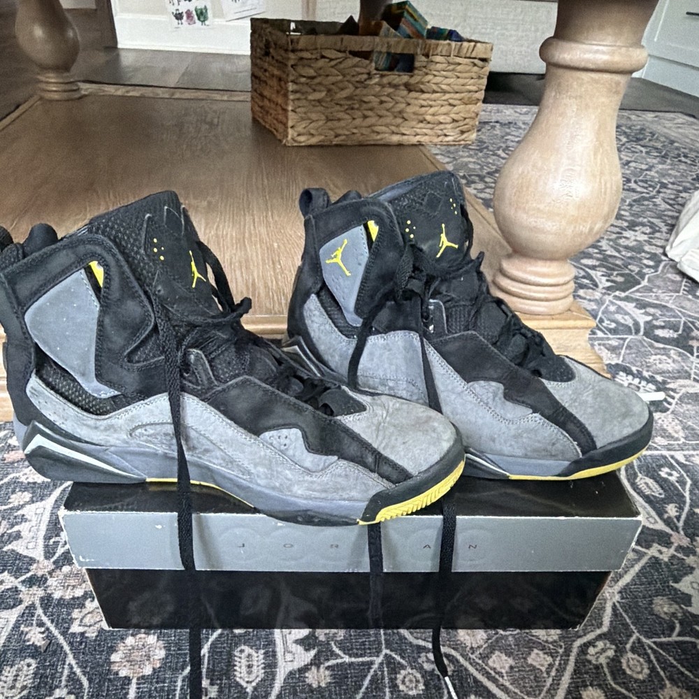 Nike Jordan True Flight Mid Top Basketball Sneaker Gray/Black/Yellow Kids 10.5