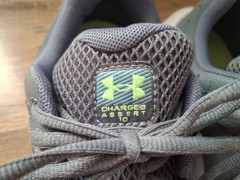 Under Armour Charged Assert 10 Gray Running Shoes Athletic Sneakers Youth Sz 6.5