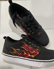 Heelys Pro 20 Black Red Flame Print Lace-Up Skate Wheel Sneaker Shoes big kid 6