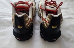 Nike Boys Air Max Plus – Boys‘ Running Shoes White/Black/Pure Platinum Size 5.5