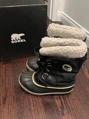 Sorel Kids Yoot Pac Nylon Boot, Black, Size 4 Youth