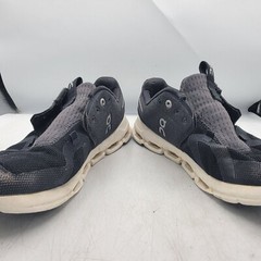 On Cloud Sky Running Kids Size 5.5 Black White Athletic Sneakers Shoes School