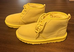 UGG Neumel II Boots Yellow Kids Size 2 Brand New with Box