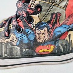 Superman Flying Converse All Star Chuck Taylor Youth Unisex Size 2 All Over Prin