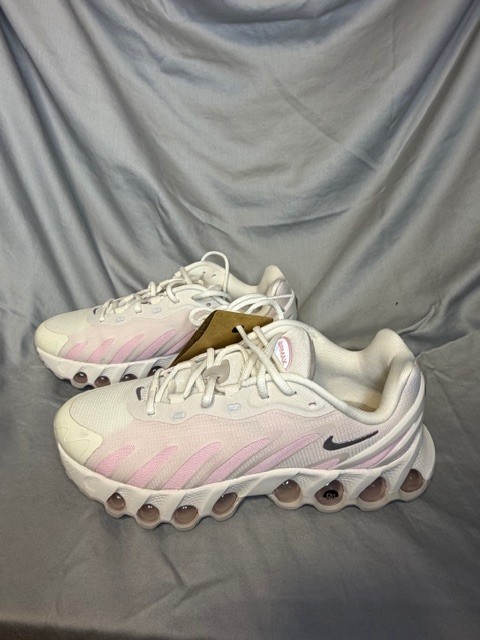 Nike Air Max Dn8 Phantom Medium Soft Pink Moon Particle Size 6.5Y New w/o Box
