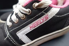 Heelys Propel 2.0 Skate Shoes With Wheels Youth Size 1 Wheeled Sneaker Pink Girl