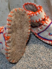 Handmade Wool Felted Kids Childrens Slippers Booties – Nepal Style – 7″ Long