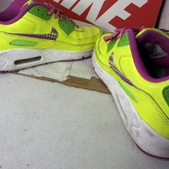 Nike CW5795-700 Youth Size 6Y Air Max 90 Volt Fire Pink Sneaker US As Pictured