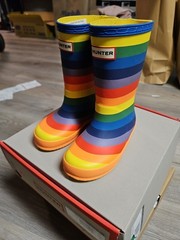 Hunter Kids First Classic Rainbow Print Rain Boot UK 4
