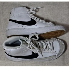 Nike Blazer Mid 77 White Black High Top Sneakers DA4086-100 Kids Size 3.5Y