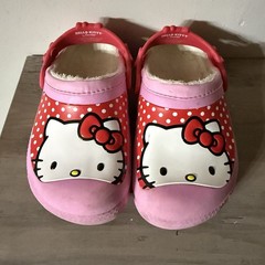 Crocs Hello Kitty Pink Red White Polka Dot Slip-On Clogs Unisex Kids 12