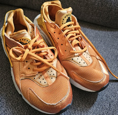 Nike Air Huarache Orange/White/Black Leather Unisex Kids US 7 634835-701