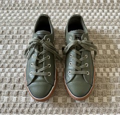 CONVERSE Chuck Taylor Junior 2 EUR 33.5 UK 1.5 All Star Leather Sneakers 661867C