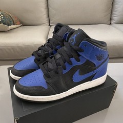 Jordan Air Jordan 1 Mid (GS) Black Hyper Royal White 4.5Y MPN 554725-077
