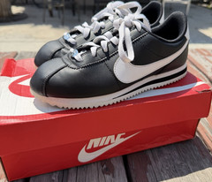 Nike Cortez Basic SL (GS) Black/White Leather Sneakers 5Y 904764-001