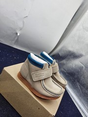 CLARKS Wallabee Booties Sand Combi Size 6W Toddler Shoes Suede