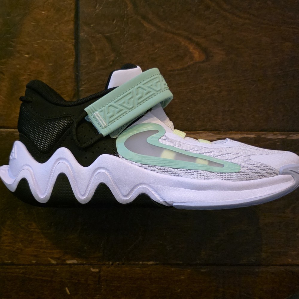 Nike Giannis Immortality 2 Unisex Kids Sneakers 2.5Y White Black Green Strap
